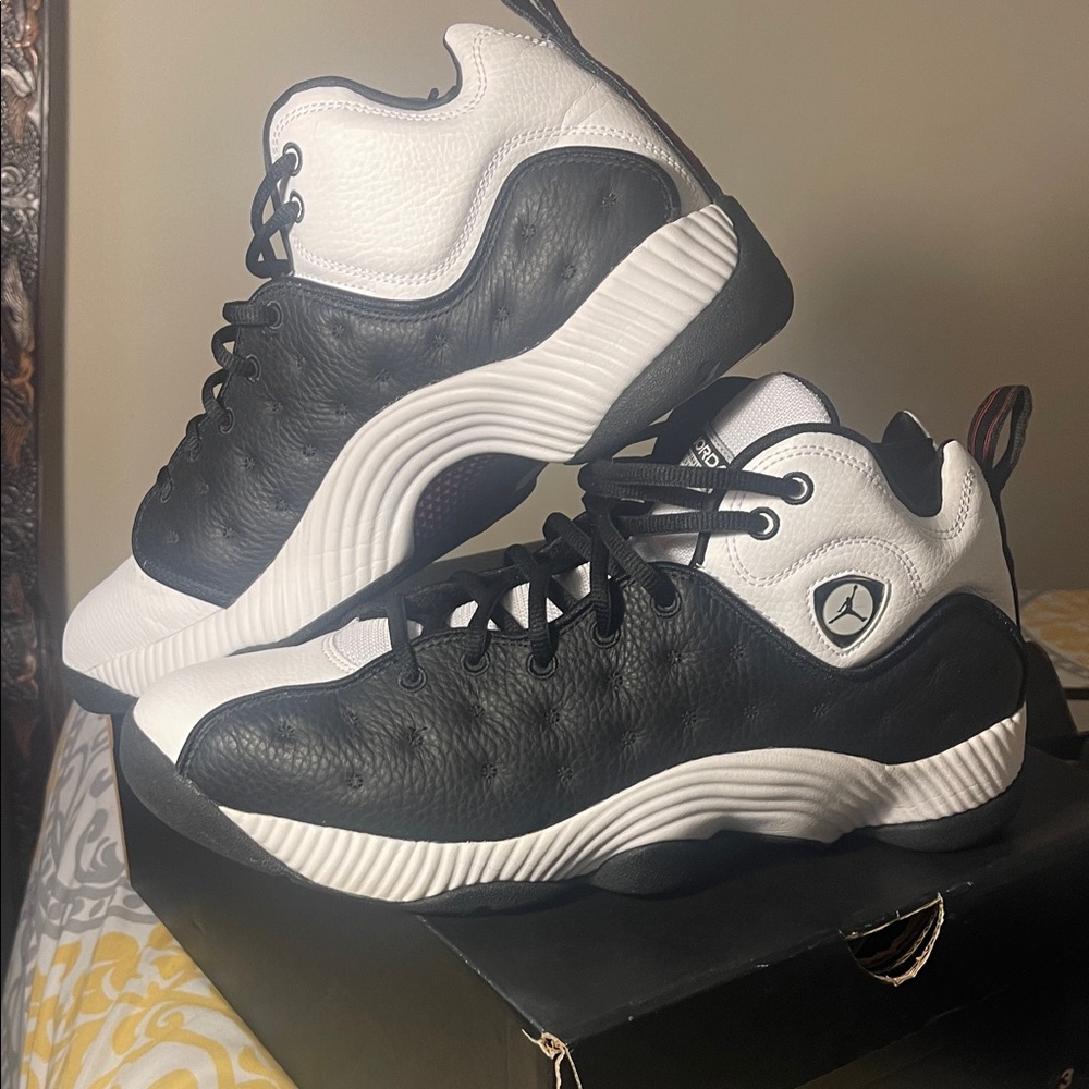 Black and White Jumpman Team II